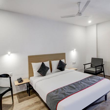 Super Townhouse Rcc Majestic 397 Lb Nagar Hotel Hyderabad Eksteriør billede